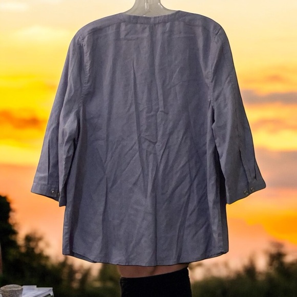 Harve Benard Blue Button Down Top - Picture 2 of 6